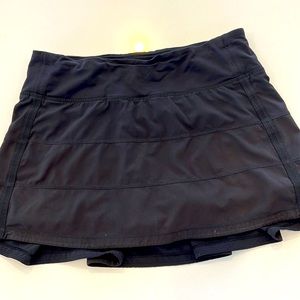 Black lululemon pace rival skirt size 4.